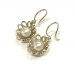 Oorhangers (5 gebold) met parel, geel goud